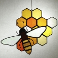 Witraz-Plaster miodu z pszczołą-07b.jpg